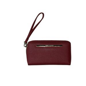 Nice STEVE MADDEN Women’s Red Wallet Clutch Detachable Strap Good Condition reta